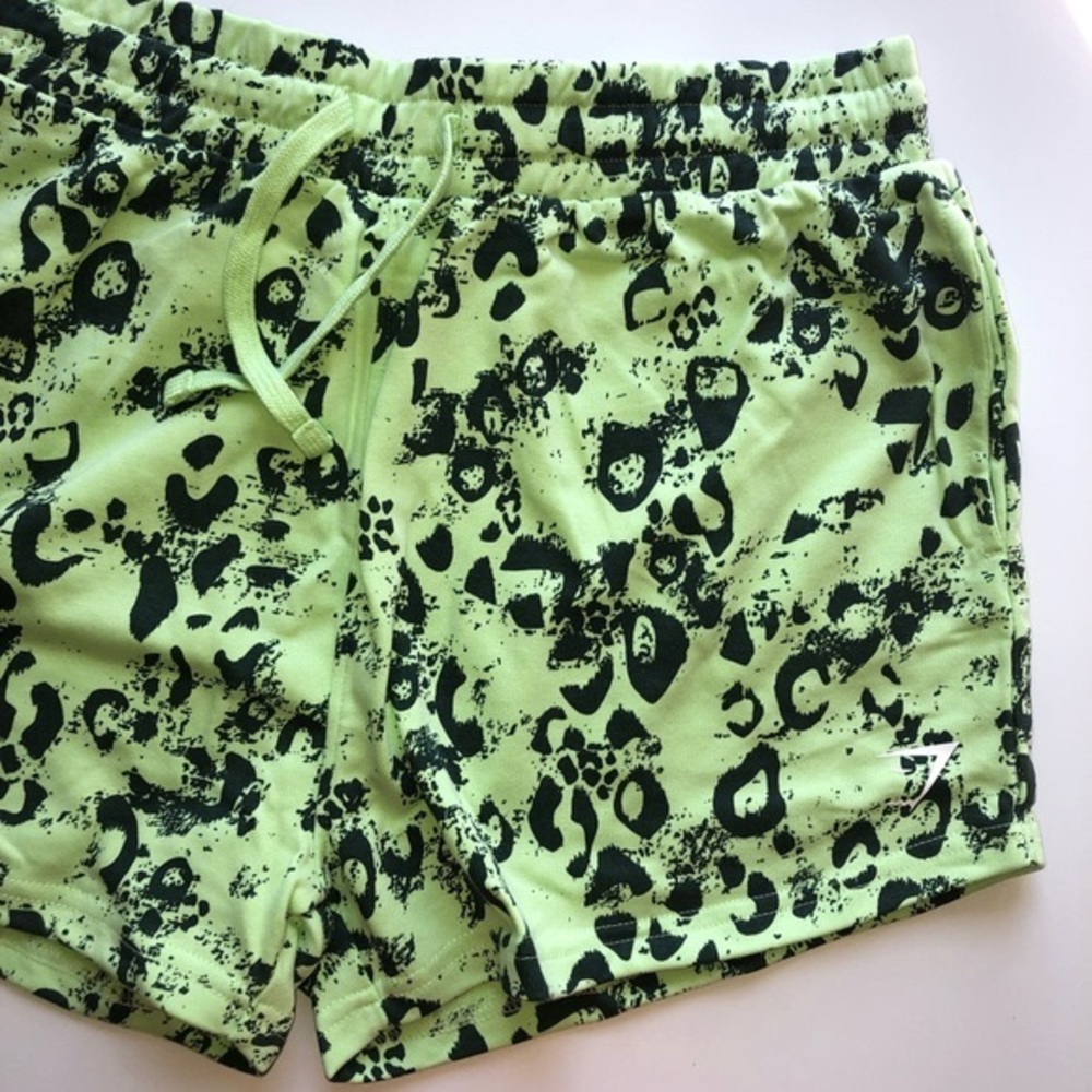 Gymshark M Animal Graphic Shorts